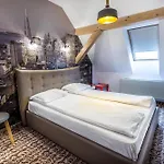 Hotel Bliss